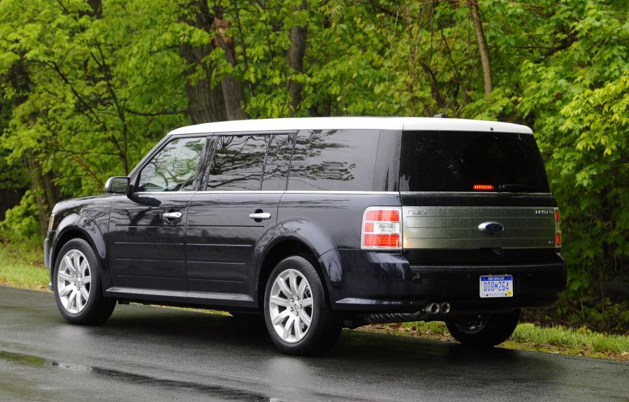  Ford Flex 2008 года  (фото 25 из 142)